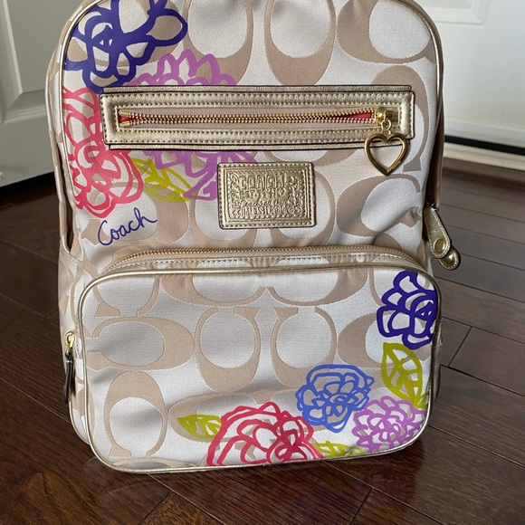 Coach backbag, never used it. It’s in very good condition - Picture 3 of 13